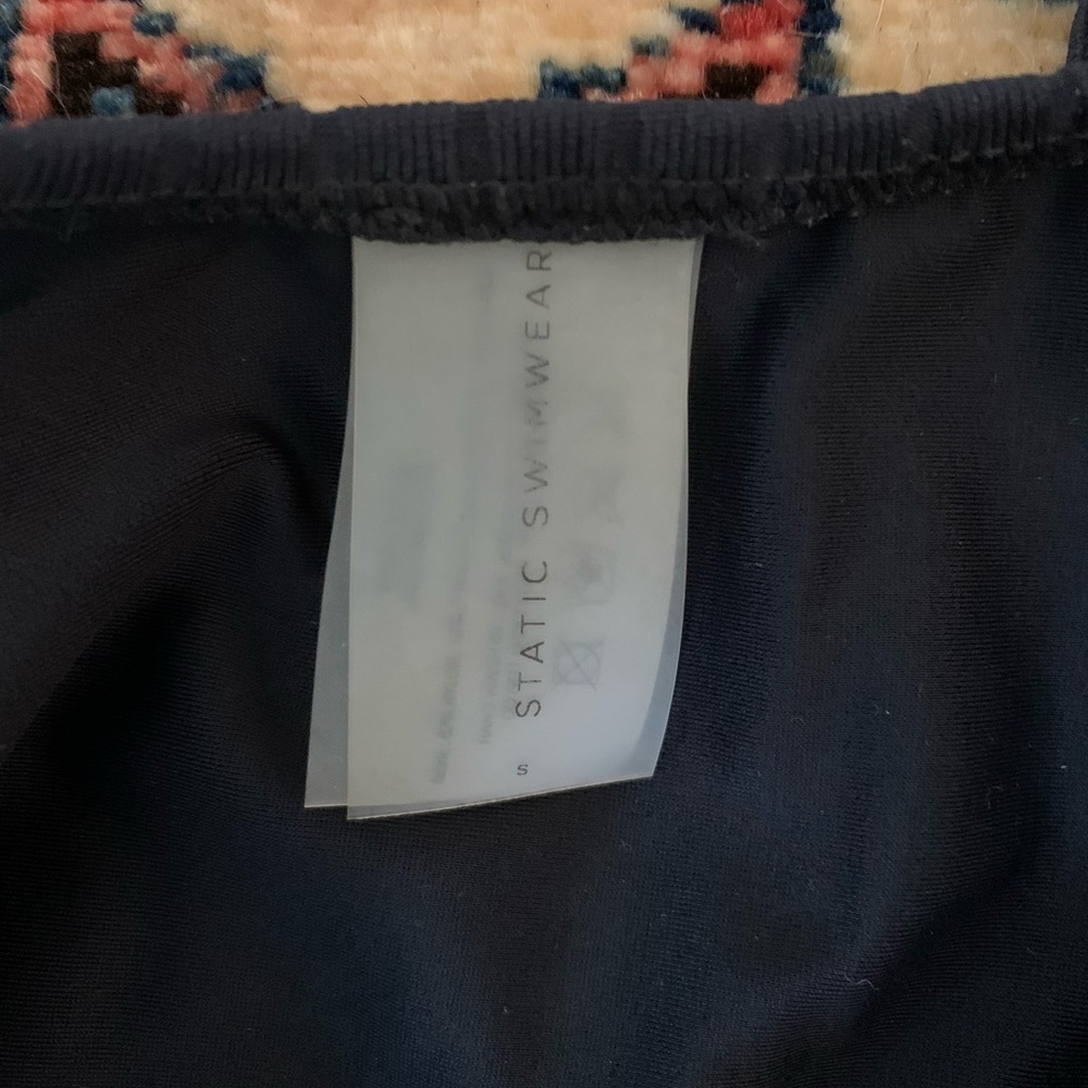 Static Ribbed One Piece Swimsuit - Picture 6 of 6